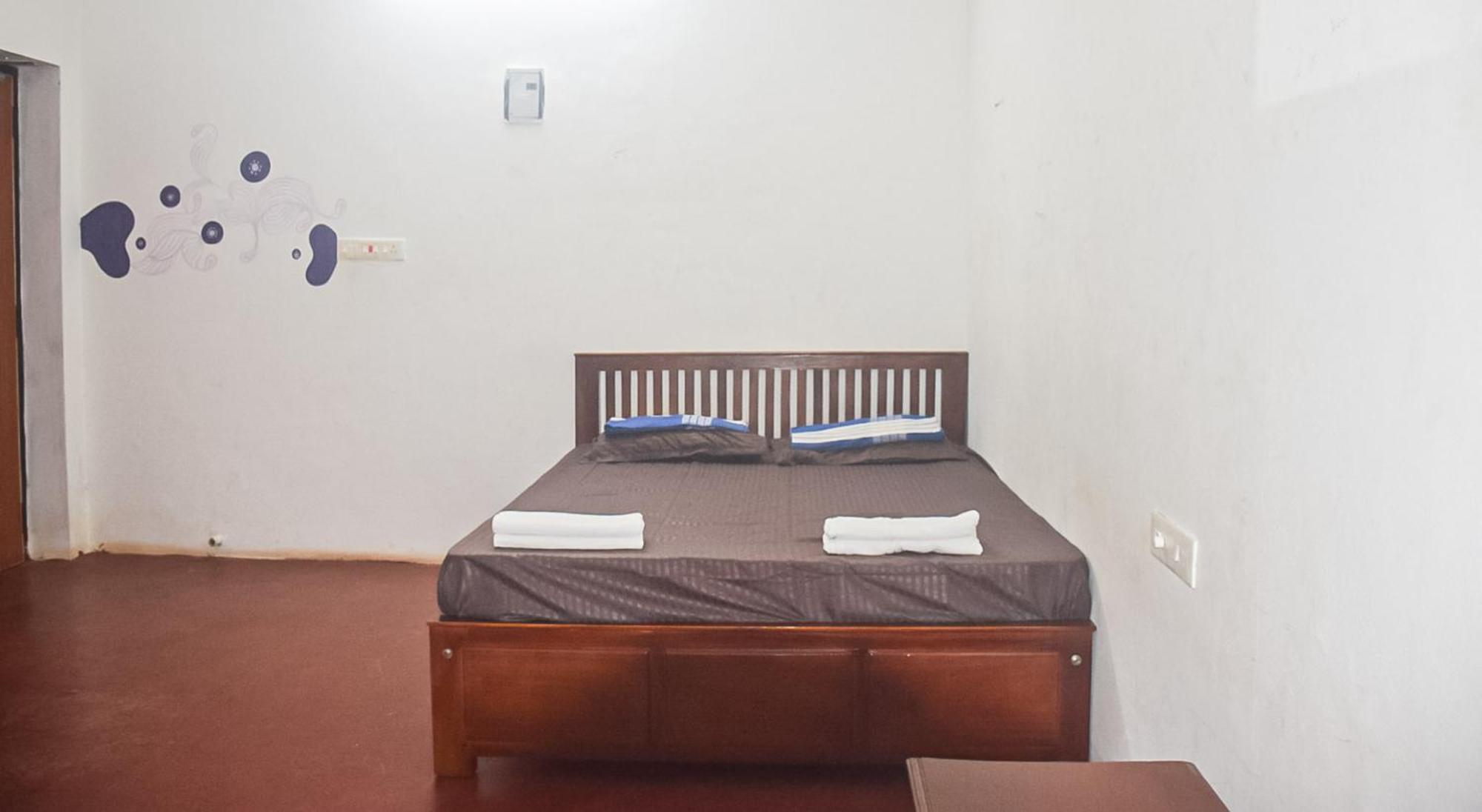 Travellers Crib Hotel Ауровил Екстериор снимка